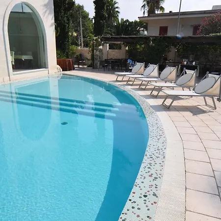 Hotell Il Grillo Pulsano